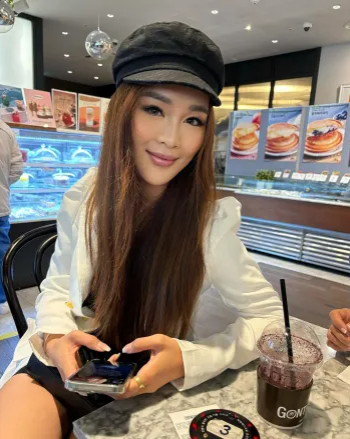 Shirley Sin (@libbykatewaters) on Twitter photo 