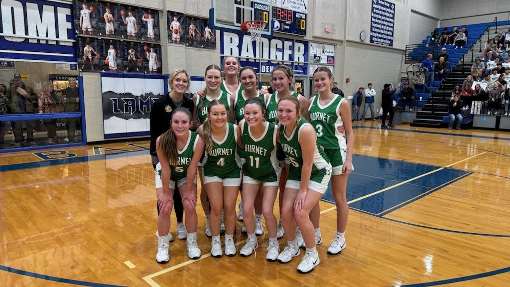 The Lady Dawgs beat Lampasas tonight in Lampasas, 36-22, to finish up the first half of district play,  4-1.  Let's gooooo!
#2FI