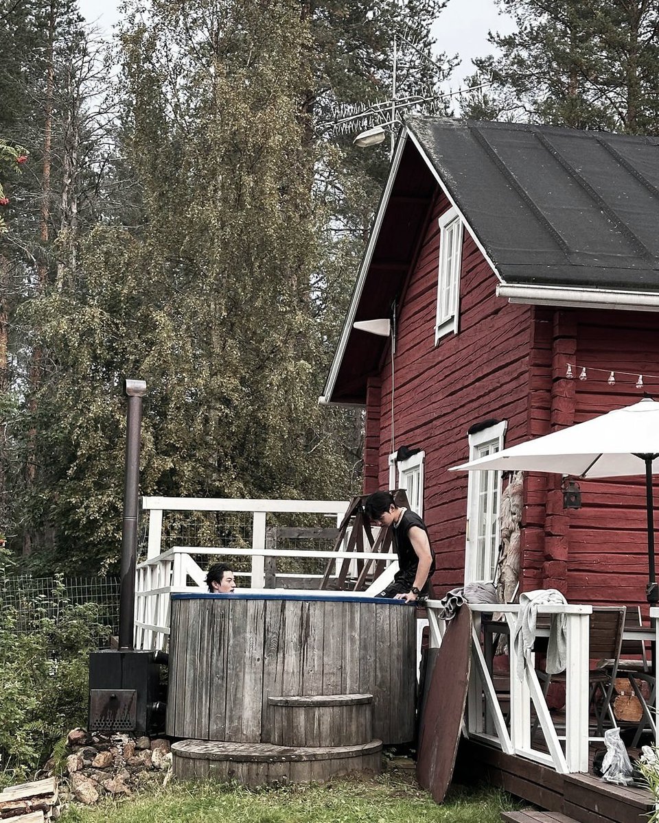 ︎︎ ︎︎︎ ︎︎︎   
Unforgettable memories from that day. Immersed in nature during '𝗥𝗲𝗻𝘁 𝗶𝗻 𝗙𝗶𝗻𝗹𝗮𝗻𝗱,' I rode a horse through the water, played with a dog, and shared incredible moments with Kwak Dongyeon and the others.
︎︎ ︎︎︎ ︎︎︎