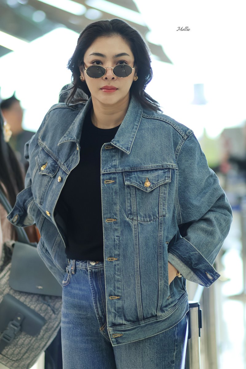 mollie8119's tweet photo. เดินทางปลอดภัยนะคะ✈️🌻✨
#FayePeraya https://t.co/YSAsWctqCz