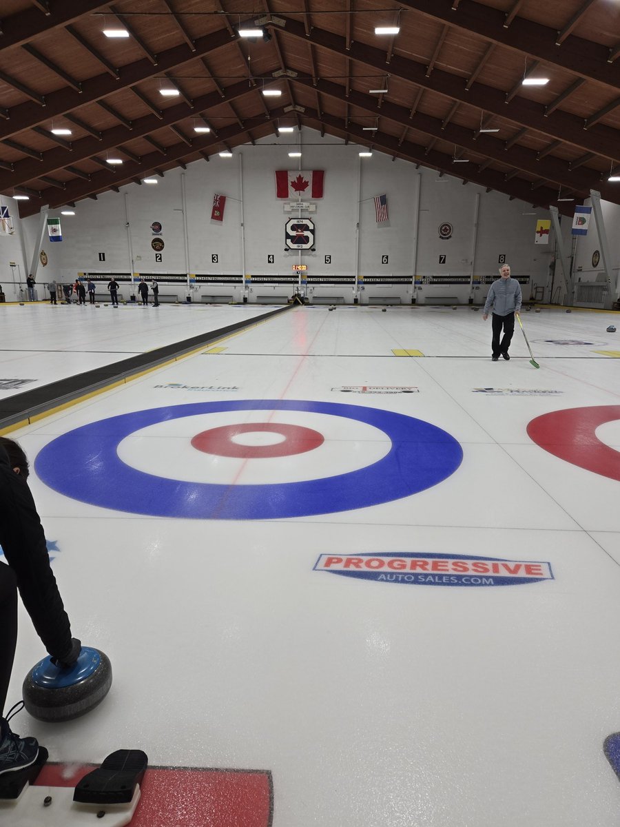 Felt good to be back ❤️ 5 Years was too long of a break #curling #tgif <a href="/CurlingCanada/">Curling Canada</a>