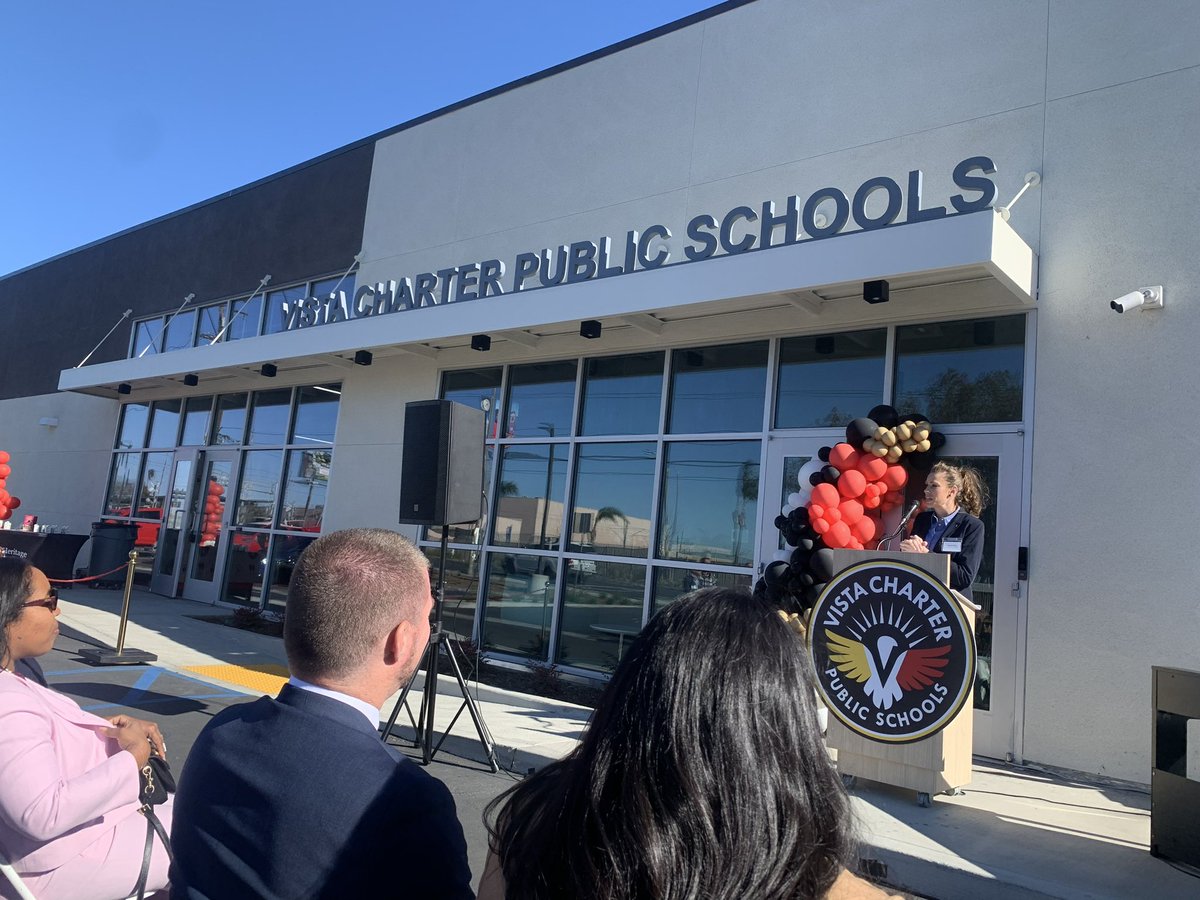 ✂️ This week, #TeamValencia celebrated the grand opening of a new central office for Vista Charter Public Schools in Santa Ana. The new space will provide communal areas like office and conference rooms along with a patio for families and students.

#AD68 #CaliforniaAhead