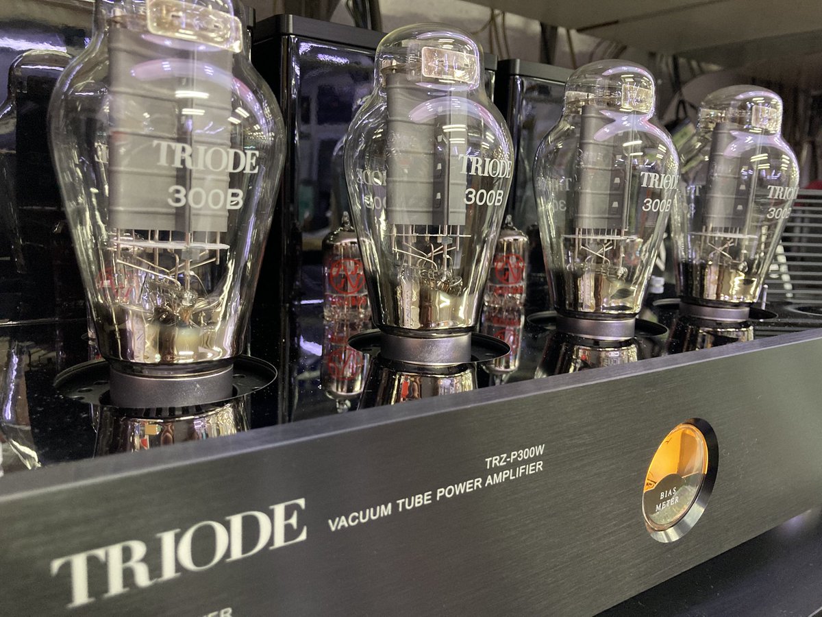 nomuramusen's tweet image. 展示入荷しました🎶

Triodeの真空管パワーアンプ「TRZ-P300W」が展示入荷しました😆

真空管アンプで人気のTriode社の原点とも言える真空管「300B」を採用したA級パラシングル回路のパワーアンプになります

ぜひ店頭にてご体験下さい🙇‍♂️

#ノムラ無線 #大須 #triode #アンプ