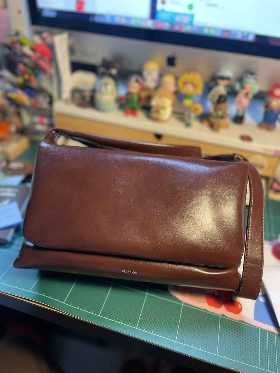 shirobutaaa's tweet photo. Stand oil fluffy bag regular size สี marron (ไวน์แดง)
ตำหนิหนักมีแจ้งตามรูป ไม่มีถุงกันฝุ่นค่ะ 

ราคา 550 รวมส่ง 
สอบถามเพิ่มเติมทาง dm ค่า 🫶🏻

#standoilthailand #standoilbag #fluffybag #กระเป๋าstandoil https://t.co/aisYqZjGSJ