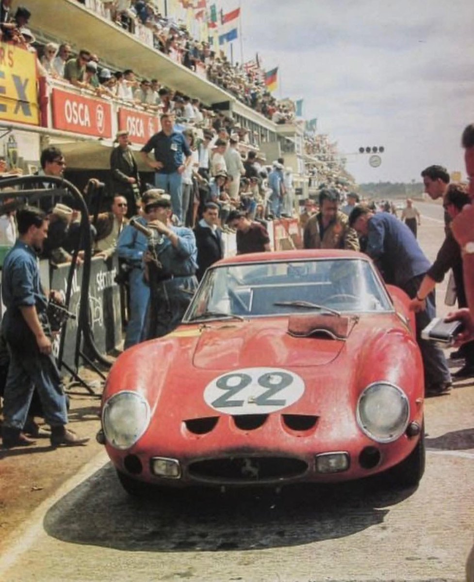 AutoKoopbegelei's tweet photo. Voor alle raceliefhebbers: geniet van een weekend vol snelheid, spanning en actie! Gas erop en veel plezier! ποΈπ¨
#Gaserop #Race #Plezier https://t.co/NrMZCKCagd
