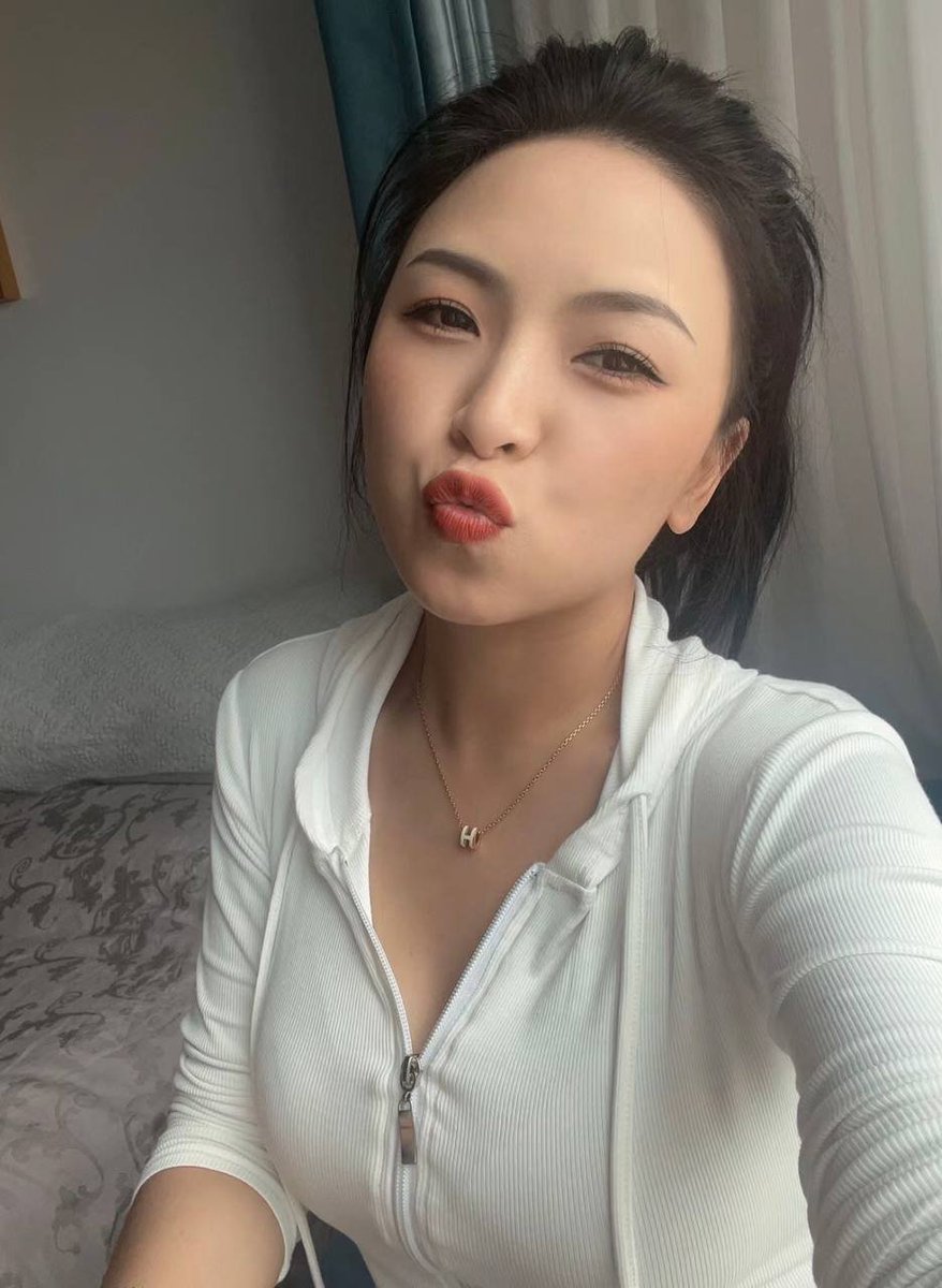 RadulesAndrei's tweet photo. 到阿姨这个年纪了 
还有人愿意和阿姨无套爱爱吗？ https://t.co/7HHHwC99Ce