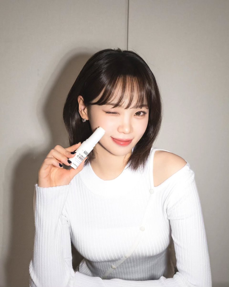 kim chaewon pics tweet media
