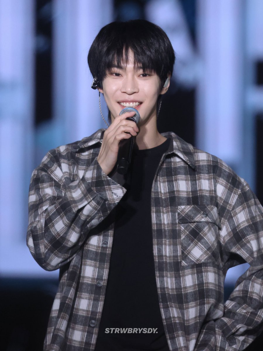 250118 NEO CITY: THE MOMENTUM 사첵

#도영 #DOYOUNG  #ドヨン
#NCT #NCT127 #엔시티127 
#NEOCITY_THE_MOMENTUM