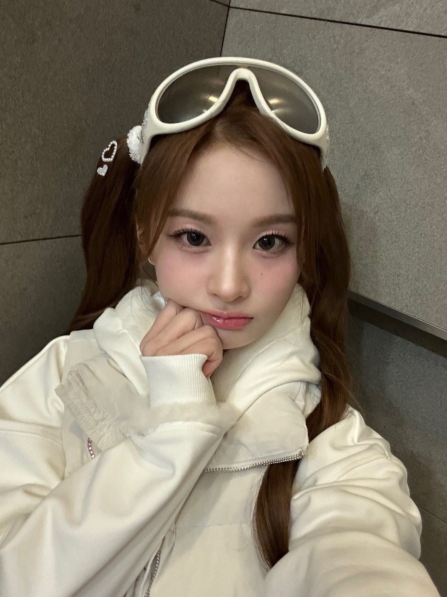 NMIXX_official's tweet photo. [📸] MBC 쇼! #음악중심

ᒄ₍⁽ˆ⁰ˆ⁾₎ᒃ♪♬
🏂ꔛ☃️♡

#NMIXX #엔믹스
#설윤 #SULLYOON https://t.co/MJOJfwO0Fp