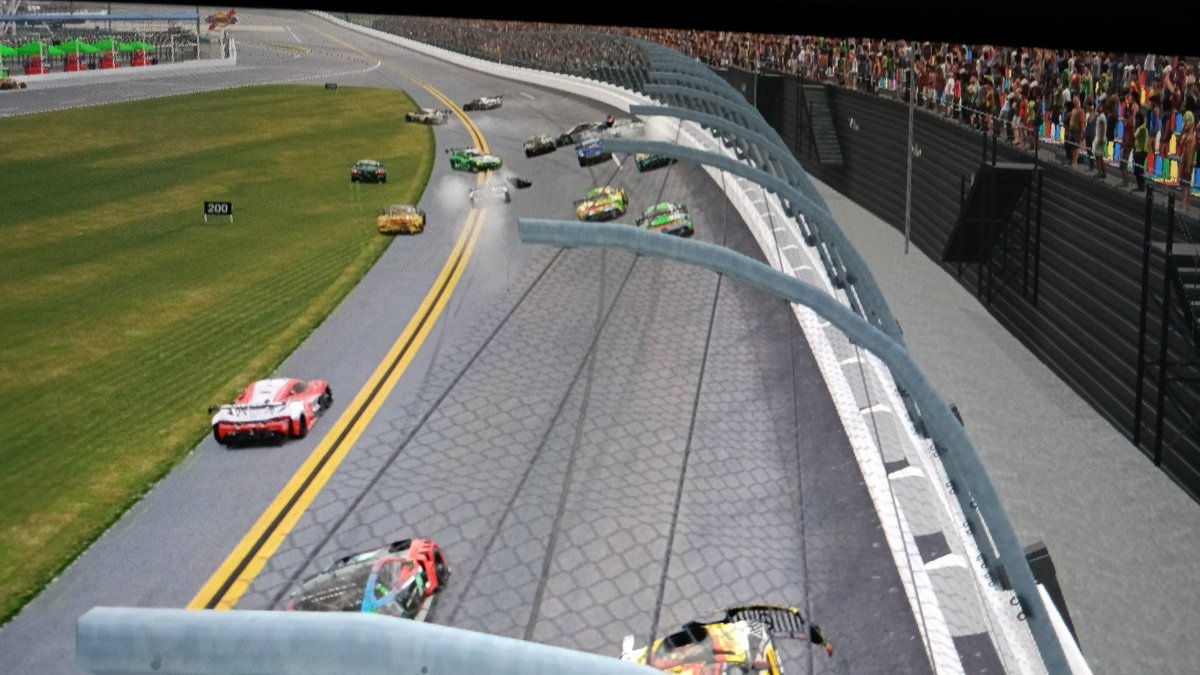 Virtualracingg1's tweet photo. Así comienza nuestra aventura en las 24h Daytona. Suerte que a pesar de algún daño leve podemos continuar. Mucha suerte a todos y recordad que son 24h y que lo más importante es pasarlo bien junto a nuestros amigos.
#goe41 https://t.co/hNPRjeyg3k