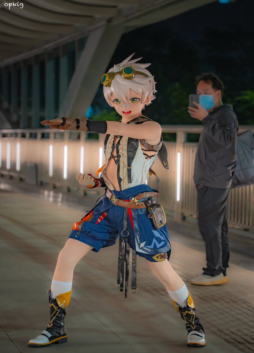 路人：？？？

#kigurumi 
#GenshinImpact 
#Bennett
#班尼特