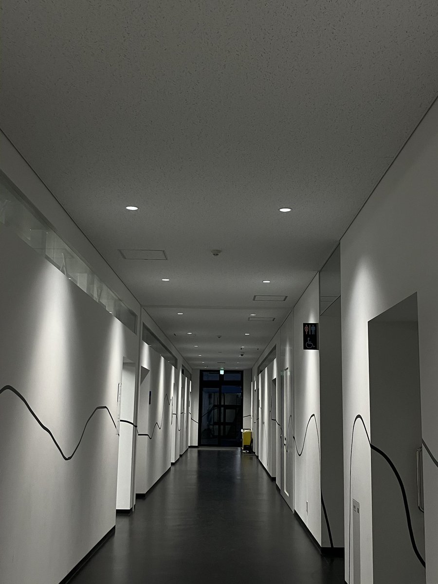 integrated_gw's tweet photo. ご来場いただきありがとうございました！本日は終了いたしました。

明日は最終日です！朝9:00より上野毛でお待ちしております。

ご感想を投稿する際はぜひ #統合卒展2025 のタグをつけてご投稿ください🌸 https://t.co/U1ezZLl3qt