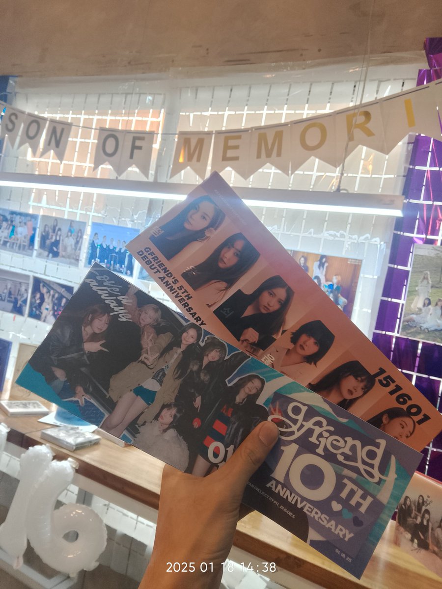reinarudo_773's tweet photo. Happy 10th Anniversary #GFRIEND ✨
NOW: 10th Anniversary Cupsleeve Event @ Q Cup West Ave. 💕

I didn't expect, sobrang dami 😭
Honestly, ang daming naka miss sa GFriend, napakadaming attendees unlike last year. 🥹

I'm going to enjoy it. 🩵💜
#GFRIEND #Season_of_Memories https://t.co/38E2aOpooe