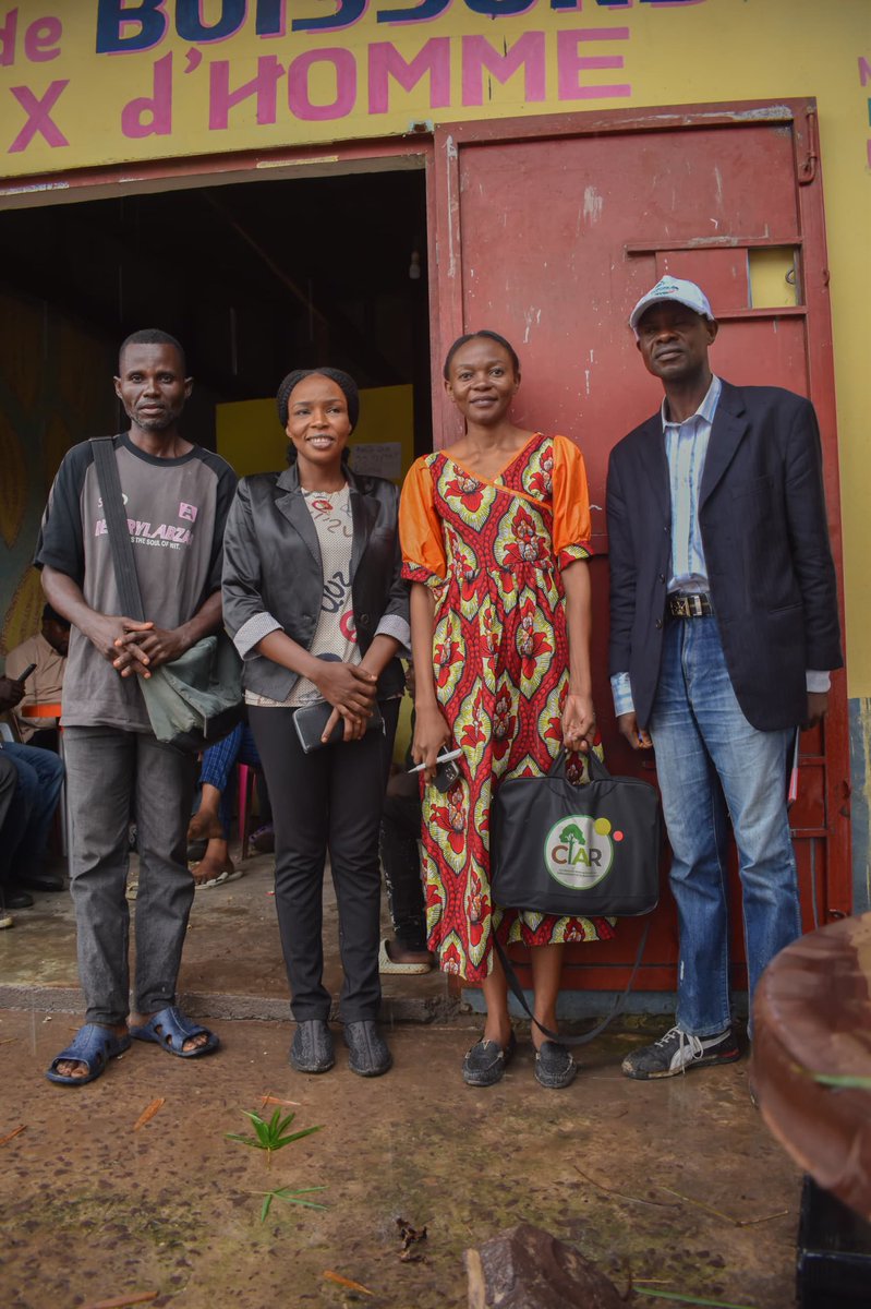 DgiFoundat52511's tweet photo. Le 17 janvier, DGI-Foundation et COAGRICO se rencontrent pour lancer un projet transformateur pour les femmes agricultrices en RDC. Ensemble, nous œuvrerons pour leur autonomisation, l’égalité et un avenir durable. L’action commence aujourd’hui ! #FemmeAgricultrice #RDC #Égalité https://t.co/2VqXO89KEi