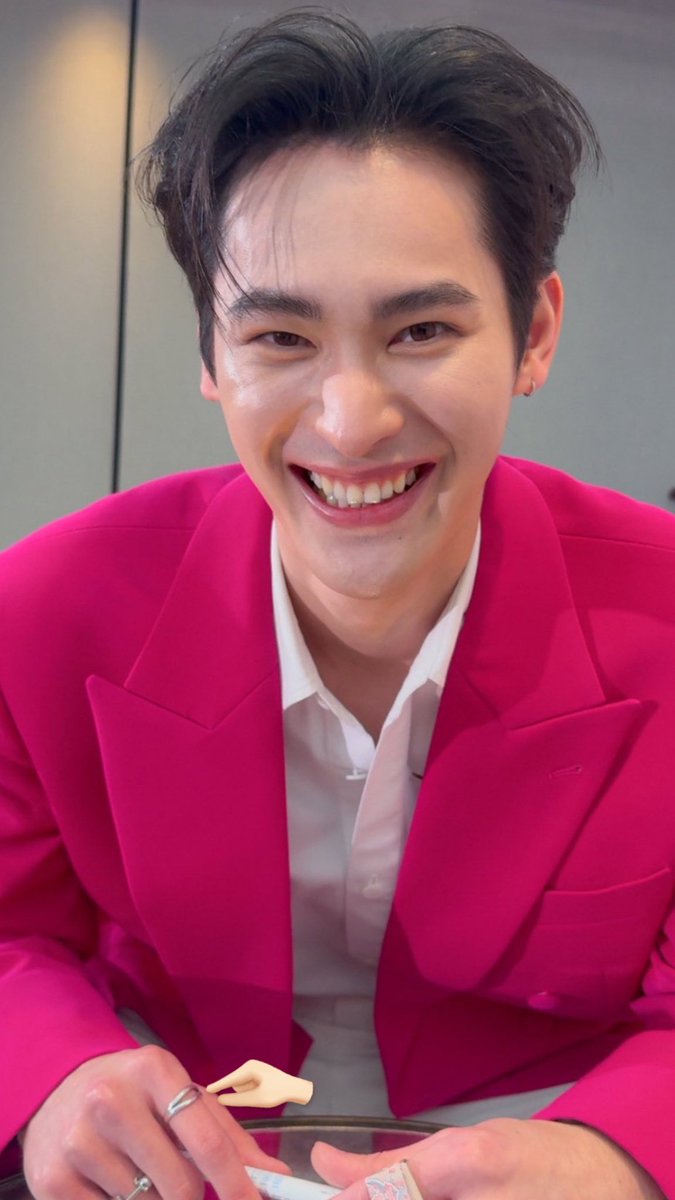 Aisa04639542821's tweet image. นี่เป็นแหวนคู่หรือเปล่า💍&amp;lt;ดูเหมือนแหวนเดียวกัน&amp;gt;🤏🏻🤔ทุกคนช่วยกันดู
#เก้าพีพี #kaopp