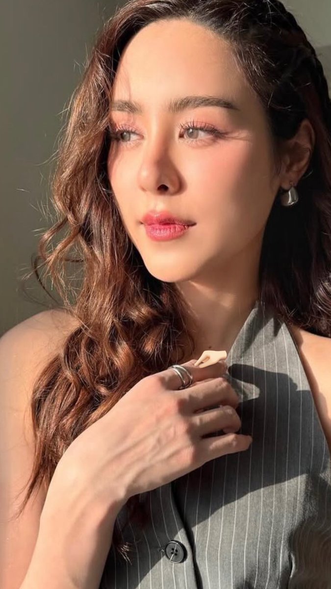 Aisa04639542821's tweet image. นี่เป็นแหวนคู่หรือเปล่า💍&amp;lt;ดูเหมือนแหวนเดียวกัน&amp;gt;🤏🏻🤔ทุกคนช่วยกันดู
#เก้าพีพี #kaopp