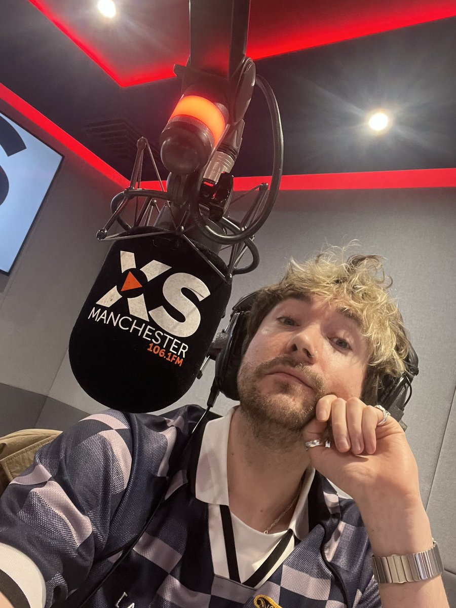 Ohh hello 

Fancy a bitta <a href="/XSManchester/">XS Manchester - 106.1 FM, DAB+ & App</a> in ya ears

On till midday