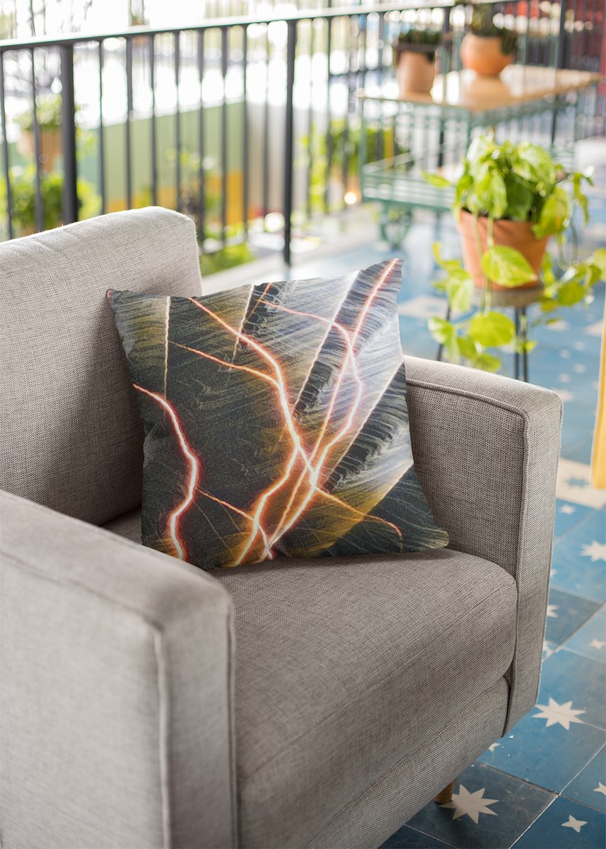 habatour20's tweet photo. A throw pillowr, decorated with a modern abstract digital multicolor surface artwork 821, featuring lightnings
#moodernartwork #modernartworks #abstractdesign #abstractdesigns #abstractartdesign #surfaceartwork #surfaceartworks #lightnings #throwpillow #throwpillows #pillowshop https://t.co/PoIz57a7HW