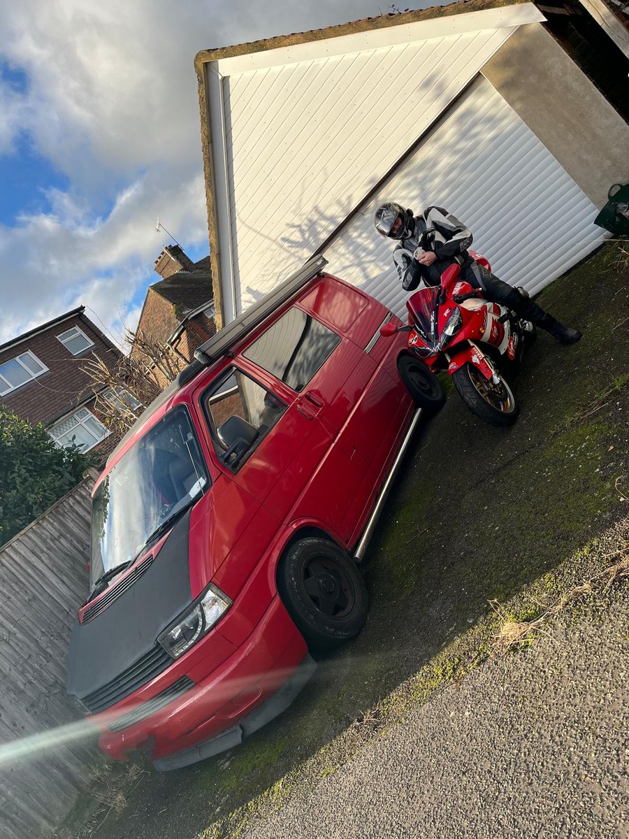 RobboThePirate's tweet photo. A real mixture, old and new, but for me this is the absolute peak garage. Electric, petrol, diesel. Use cases for all https://t.co/hcNcf9GRHx