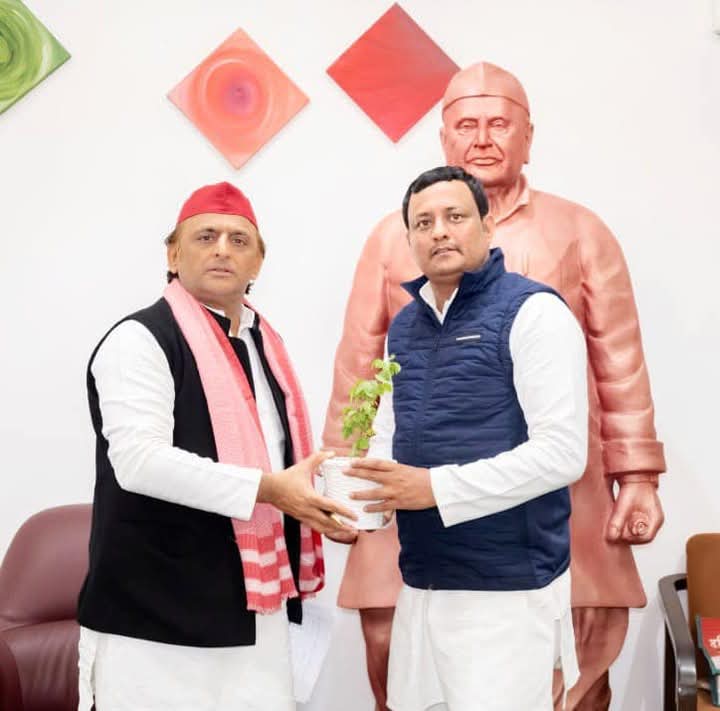जन्मदिन की शुभकामनाये भैया जी 
<a href="/RahulSingh9009/">Rahul Singh</a> 
संपर्क नंबर उपलब्ध करा दीजिये 
गांव मे एक मेले का अयोज़न है हो सके तो आइयेगा 🙏
25 जनवरी बेल्हा गांव मगरौडा पंचायत 
दरियाबाद