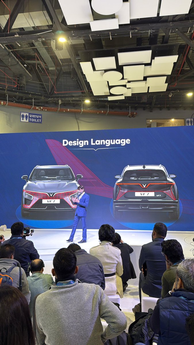 AckoDrive's tweet photo. The VF6 and VF7 electric SUVs showcase VinFast's signature Opposite In Harmony design philosophy, with the prominent "V" element serving as a central theme in it's distinctive styling.

#AutoExpo2025 #AckoDriveAtTheExpo #BharatMobilityShow https://t.co/Uxz7icOrAV