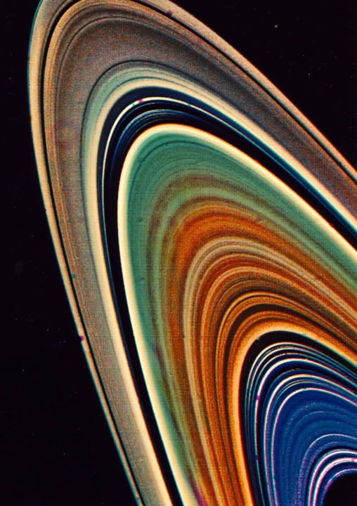 portalrssn's tweet photo. Os anéis de Saturno, observados pela Voyager 2 em 1981. https://t.co/VnExsjtYrv