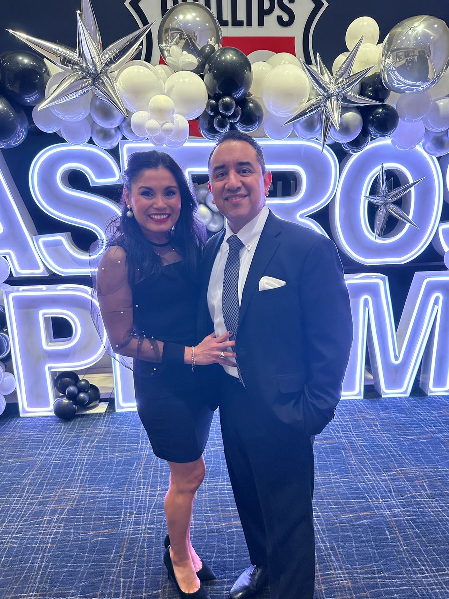 raqueltgdance's tweet photo. A night to celebrate the next @astros season! Ready for Chris’ 12th season with the club💙🧡⚾️ #astrosprom #letsgostros https://t.co/UYIM6v9uJV