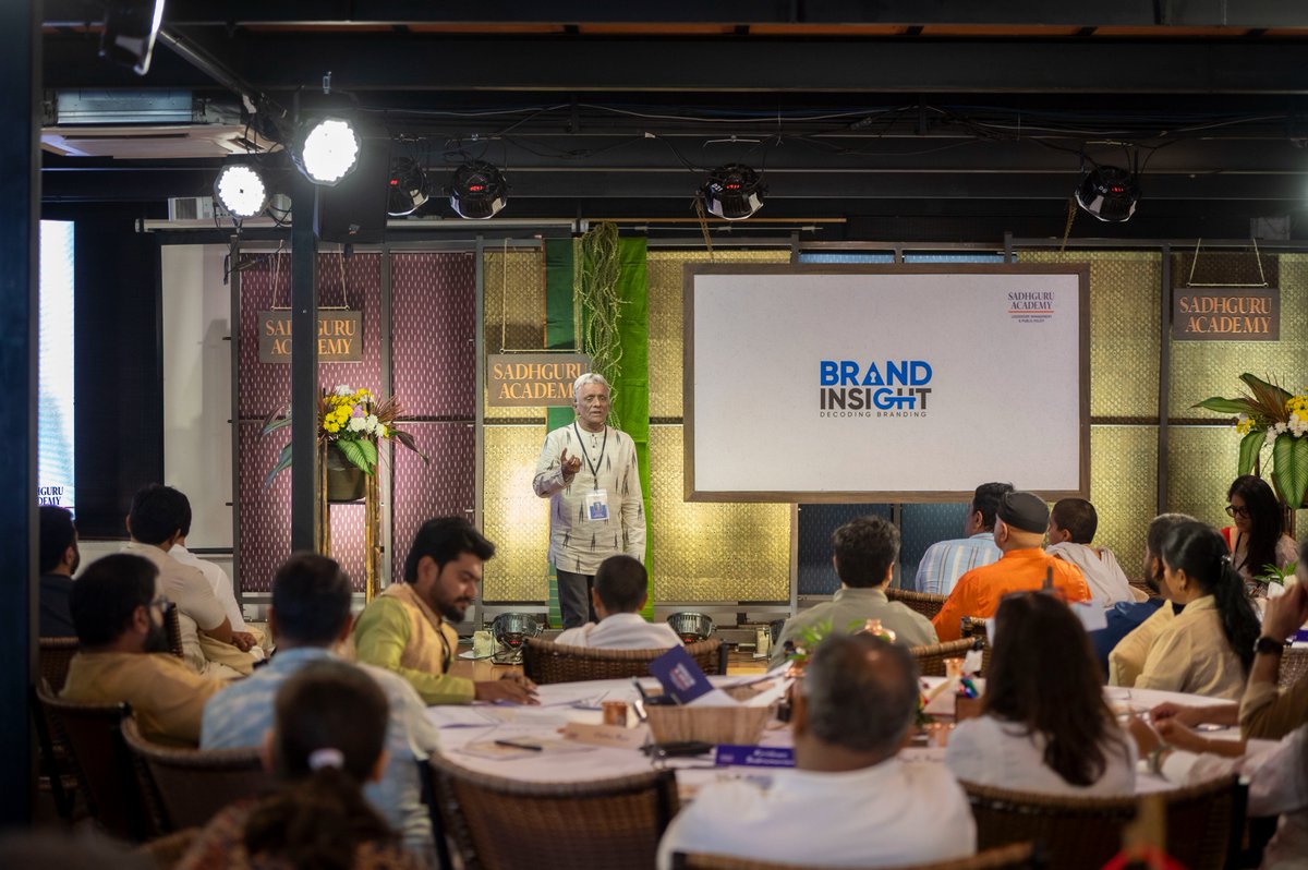 SadhguruAcademy's tweet image. Krishnan Subramanian, Principal Partner, Disruption Consulting, @TBWA 
&quot;Salesmen, dealers, DJs, canteen boys, teachers and obviously sociologists, psychologists, accommodations, film makers, editors, all of these people can tell you about your customers. Rather than say I need to…