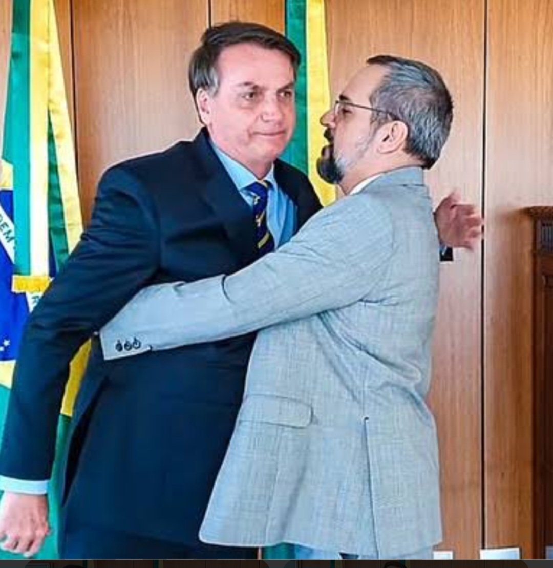 MarioMo53791878's tweet photo. @AndradeRNegro2 E onde foi parar todo AMOR &amp; devoção cega e terrivelmente extremista e extremada !? Um amor não correspondido sempre vira um copo de CICUTA ! Bebe ! Morre como Romeu &amp; Julita e nos livra destas presenças MAUassombradas ! Seria realmente um grande alívio ! https://t.co/JPKQklP9vw