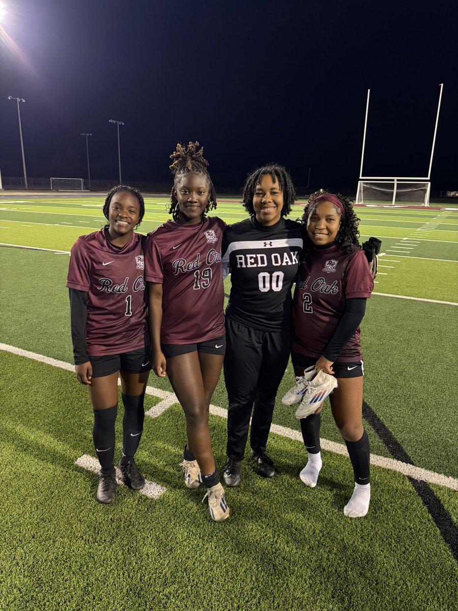 ROLadyHawksoccer⚽️ (@rohawksoccerldy) on Twitter photo 🆚 Mesquite Horn
Players of the game
Offense: <a href="/BeamonTatiyana/">Tatiyana Beamon</a> & <a href="/SaiyanCross2026/">Saiyan Cross</a>
Defense: Amora Turner
MVP: Londyn Artis 🆚 Mesquite Horn
Players of the game
Offense: <a href="/BeamonTatiyana/">Tatiyana Beamon</a> & <a href="/SaiyanCross2026/">Saiyan Cross</a>
Defense: Amora Turner
MVP: Londyn Artis