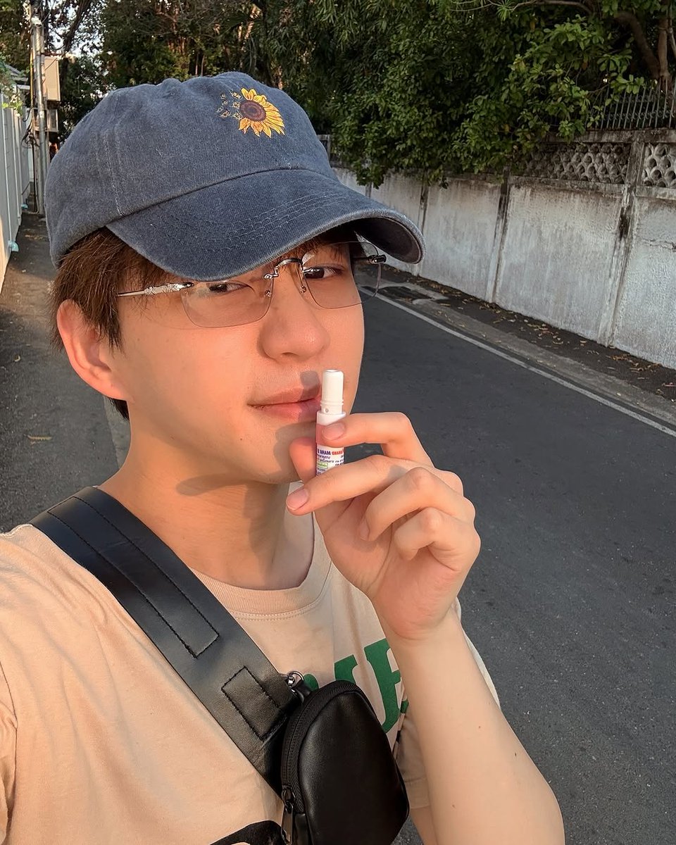 BBVERs_WORLD's tweet photo. 🌻 IG BBVERPJ UPDATE 🌻
🗓️: 18.01.25

สดชื่นนนน 🍃⛅️ 

[วันเสาร์ที่สดใส มีหนุ่มมาลงรูปให้หายคิดถึง]
💙💙✨️💐

_______________ ✦ ✧
Bever Patsapon
#bbverpj @bbverpj
#เหล่าซอมบี้ของบีเวอร์
#บอวอย่อมาจากบีเวอร์ https://t.co/zaa4qY2KC1