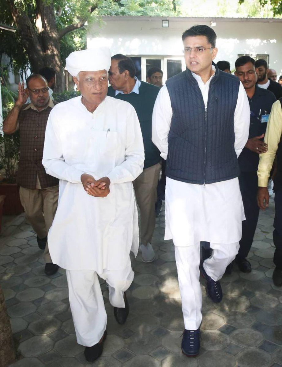 Sachin Pilot (@sachinpilot) on Twitter photo पूर्व कैबिनेट मंत्री एवं वरिष्ठ कांग्रेस नेता आदरणीय <a href="/Hemaram_INC/">Hemaram Choudhary</a> जी को जन्मदिन की हार्दिक शुभकामनाएं।
सार्वजनिक जीवन में निःस्वार्थ भाव से लोगों की सेवा का संकल्प जो आपने लिया है, वह सभी के लिए प्रेरणादायी है।
ईश्वर से आपके स्वस्थ, खुशहाल एवं दीर्घायु जीवन की कामना करता हूँ। पूर्व कैबिनेट मंत्री एवं वरिष्ठ कांग्रेस नेता आदरणीय <a href="/Hemaram_INC/">Hemaram Choudhary</a> जी को जन्मदिन की हार्दिक शुभकामनाएं।
सार्वजनिक जीवन में निःस्वार्थ भाव से लोगों की सेवा का संकल्प जो आपने लिया है, वह सभी के लिए प्रेरणादायी है।
ईश्वर से आपके स्वस्थ, खुशहाल एवं दीर्घायु जीवन की कामना करता हूँ।