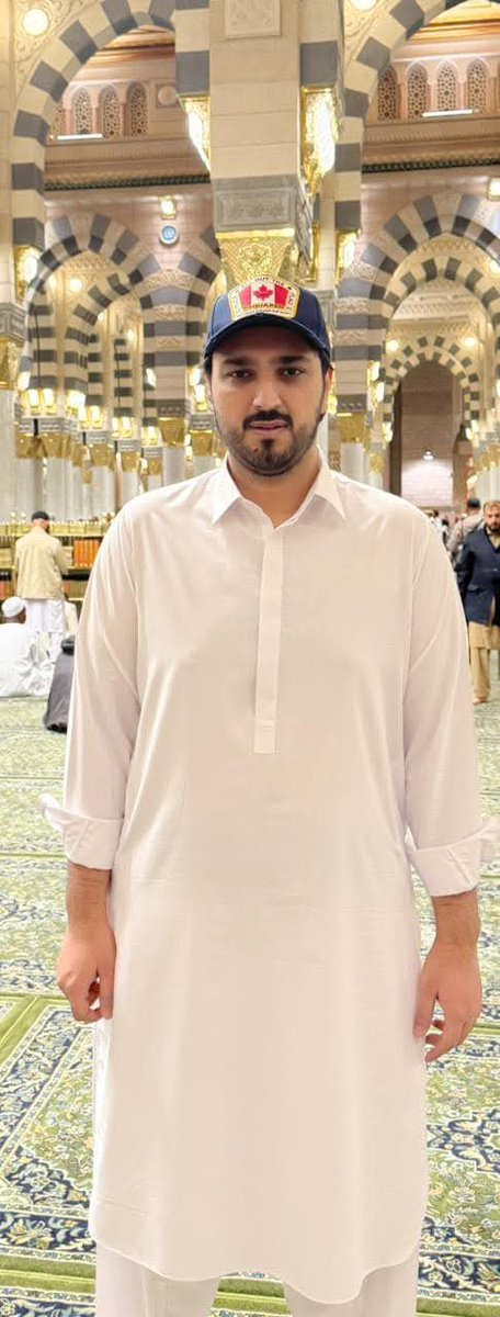 TeamSAKLound's tweet photo. میر صاحب عمری کی سعادت حاصل کرتے وقت مسجد نبوی میں
@BBhuttoZardari @MediaCellPPP @msak_official @AseefaBZ https://t.co/ovIVJ0VynQ