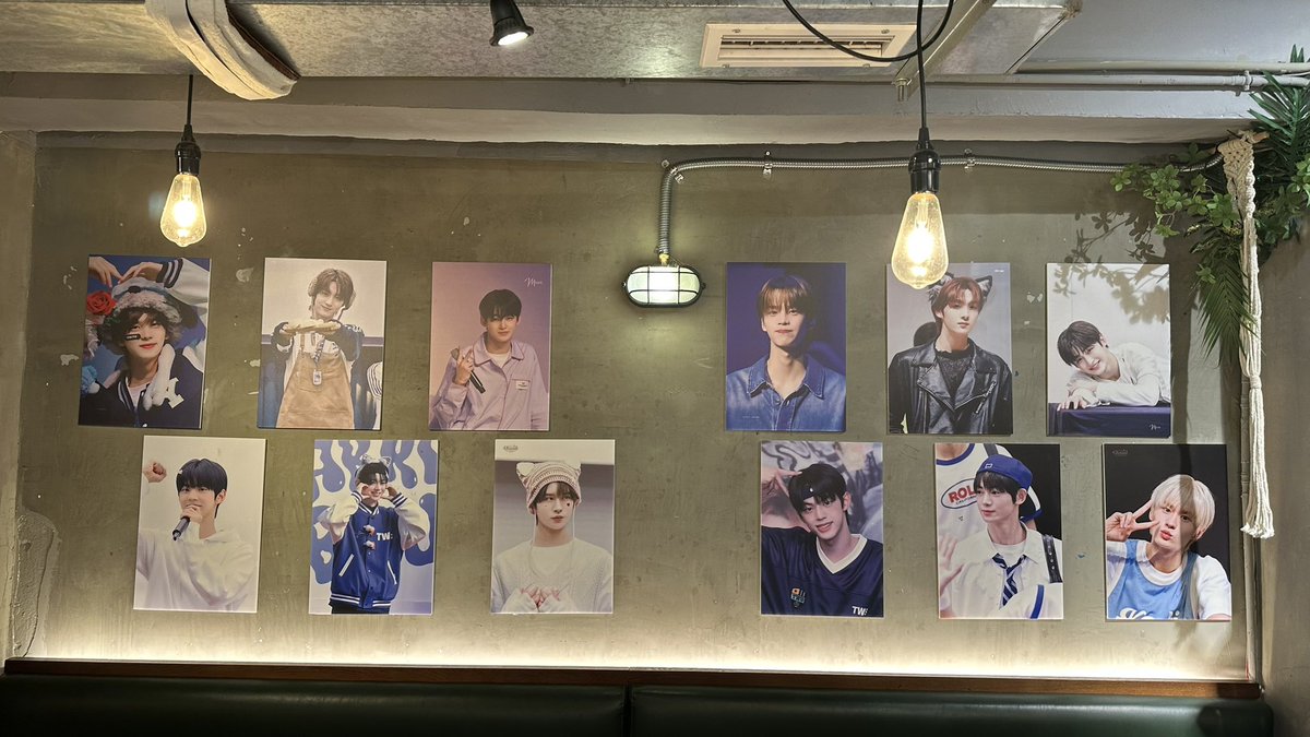 TWSHK247's tweet photo. 🎨 𝑻𝑾𝑺: ‘𝑷𝒂𝒊𝒏𝒕 𝑶𝒖𝒓 𝑭𝒖𝒕𝒖𝒓𝒆’ 𝟏𝒔𝒕 𝑨𝒏𝒏𝒊𝒗𝒆𝒓𝒔𝒂𝒓𝒚 𝑪𝒂𝒇𝒆 𝒊𝒏 𝑯𝒐𝒏𝒈 𝑲𝒐𝒏𝒈
𝘼𝙛𝙩𝙚𝙧 𝙀𝙞𝙜𝙝𝙩𝙮𝙨 (旺角豉油街𝟮𝟳號地舖)
𝟣𝟩𝙩𝙝 𝙅𝙖𝙣(𝙁𝙍𝙄) - 𝟤𝟥𝘳𝘥 𝙅𝙖𝙣(𝙏𝙃𝙐)
#tws #tws1stanniversary #tws42 https://t.co/pXlAONAZ3j