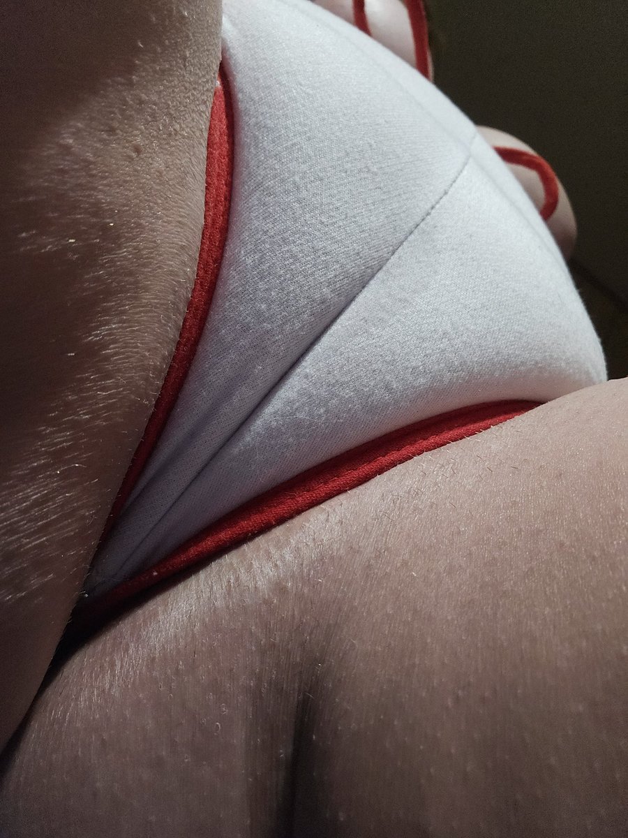 UuunnnnFUUCK YES MORE!! Bigger!! BIIGGERR!! These fucking shorts are SO TIIIIGHT! It feels so good, I can't stop growing!!