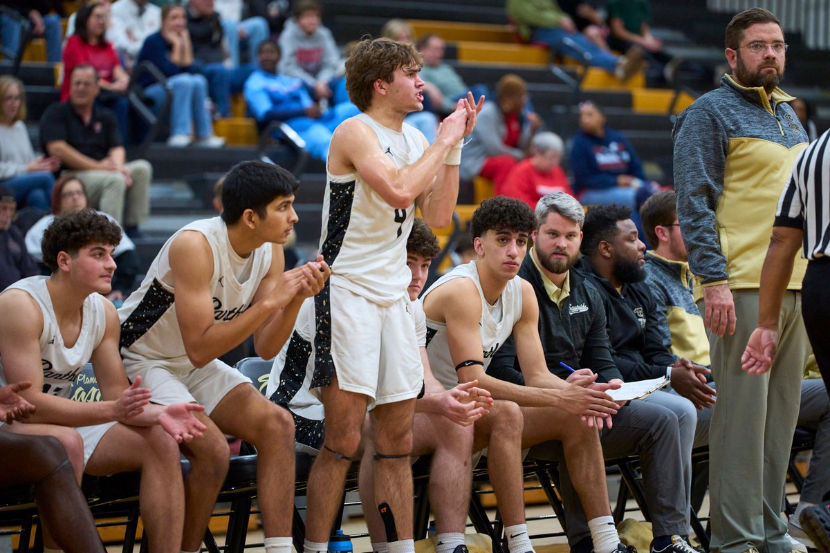 hallofshayne's tweet photo. Plano East boys win 62-42 over McKinney Boyd.

Gallery: https://t.co/MMLViOtltj

@PlanoEastHoops @boyd_basketball @MWelchSLM https://t.co/VleW7EP6Dt