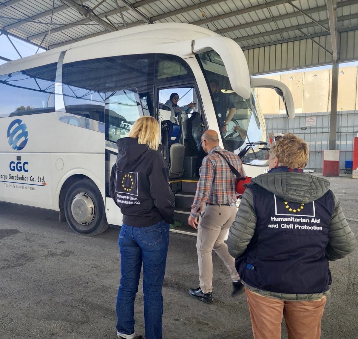 hadjalahbib's tweet photo. Protecting the most vulnerable. 

12 patients &amp; 35 relatives were evacuated from Gaza last Friday for healthcare in Europe.  

Thanks to 🇷🇴 , 🇱🇺 &amp; 🇸🇰 for flying them to Europe. And to 🇫🇷 , 🇷🇴 , 🇦🇱 , 🇳🇴 for treating them. 

Team Europe at its best! https://t.co/NOErQiyHKq