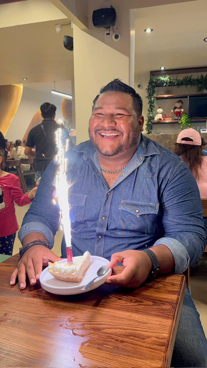 17Jarocho's tweet photo. Happy birthday to me🎊🥳🎉😊❤️ https://t.co/I2g3QAcsm4