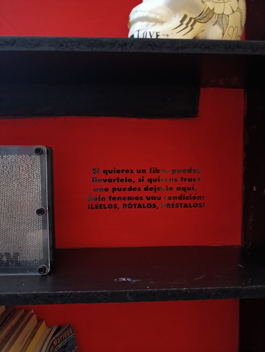 abejamielera_'s tweet photo. Pusimos un negocito en Santa Cruz La Rosa 🌹, vendemos tacos al barril. Sólo habrá 3 mesitas adentro, y las mismas sillas de siempre afuera. Caigan sin miedo que la periferia de la ciudad también se puede habitar. Cra 49B #97A-23. Sígannos en Instagram o Tik TOK @lasmacondinas. https://t.co/fFGpcbNB8H