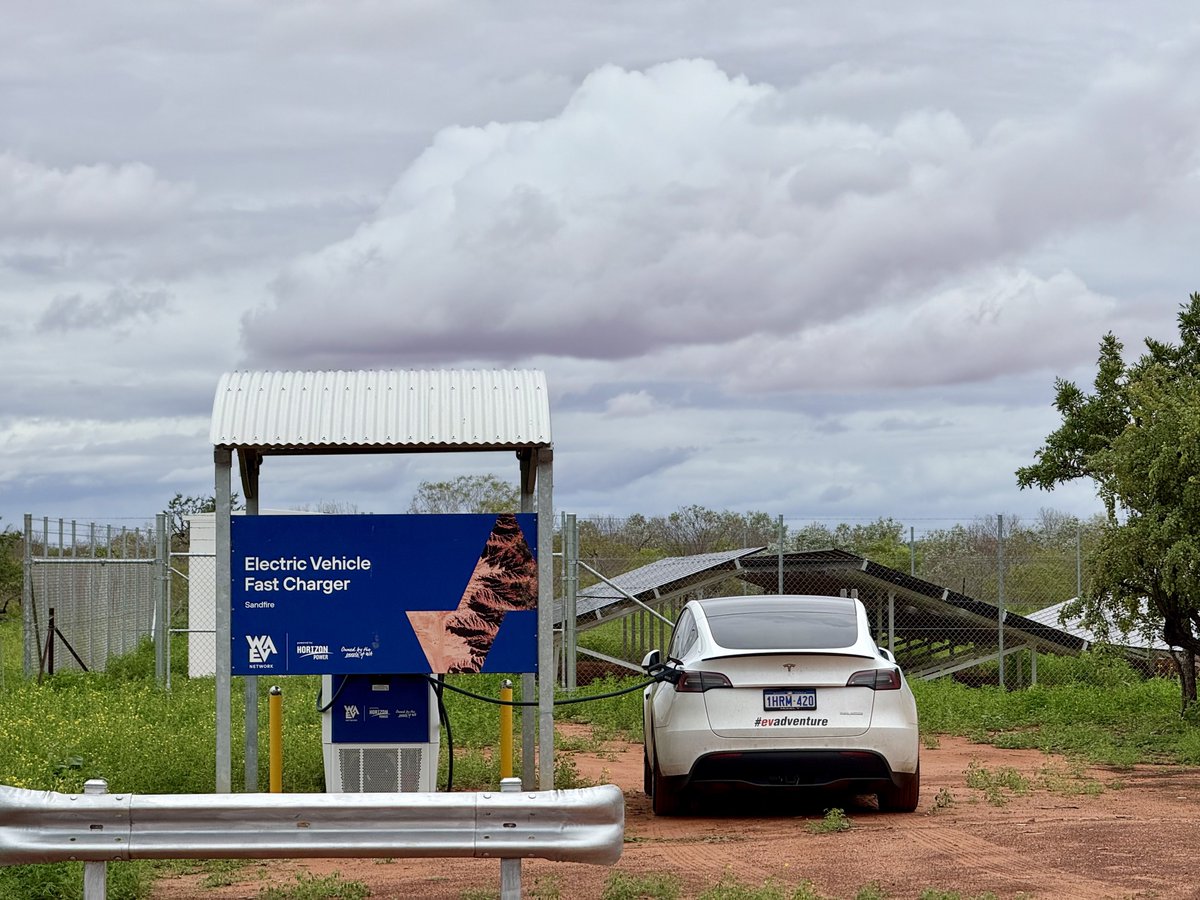 harald_murphy's tweet photo. #evadventure
#AUSYtour
@Tesla @TeslaAUNZ #ModelY
Day 2
Arrived #Sandfire Roadhouse #WesternAustralia after traveling 140km from #Pardoo. Efficiency 209Wh/km. Charging at the @HorizonPower_WA #WAEVNetwork 50kW off-grid solar powered @TritiumCharging #FastDC charger. https://t.co/65TZusPlWY