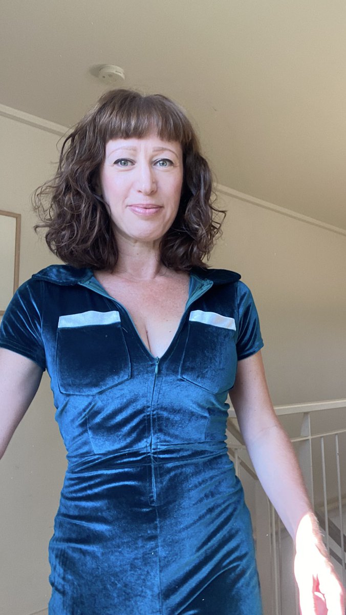 Hey fam! Hope everyone’s had a great day! I’ve had a swim in the ocean, been given this incredible velour jumpsuit by my boo <a href="/JessicaRobine16/">JungleJessie</a> and THERE’S A CEASEFIRE (not enough but an overdue start). Can’t remember the last time a day was this fabulous 💙✌🏻🍉