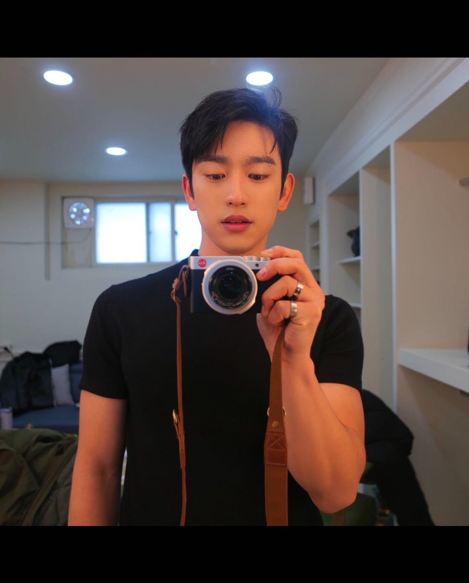 archivejy_'s tweet photo. This is THE Jinyoung photo https://t.co/aqvoD8HKIf
