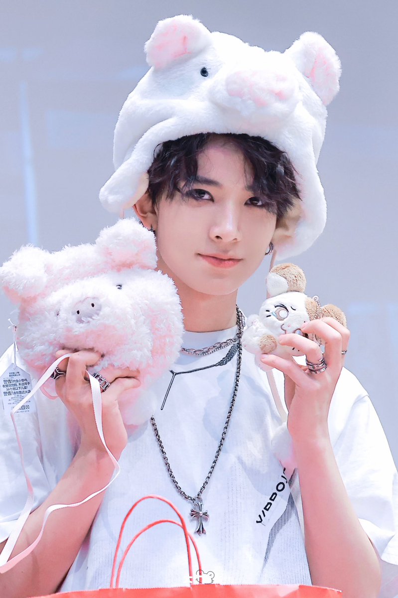 🐹여러분 잘 지내셨어요? 햄씅이 왔습니다!!
2025 새해복 많이 받으세용~~

 #엔하이픈 #희승 #ENHYPEN #HEESEUNG
10cm 동물인형 입금품

🗓️ 1/18-2/17

docs.google.com/forms/d/e/1FAI…

#RT 하신 분을 한분 추첨해 햄씅이를 선물로 드립니당!!

G.O please DM