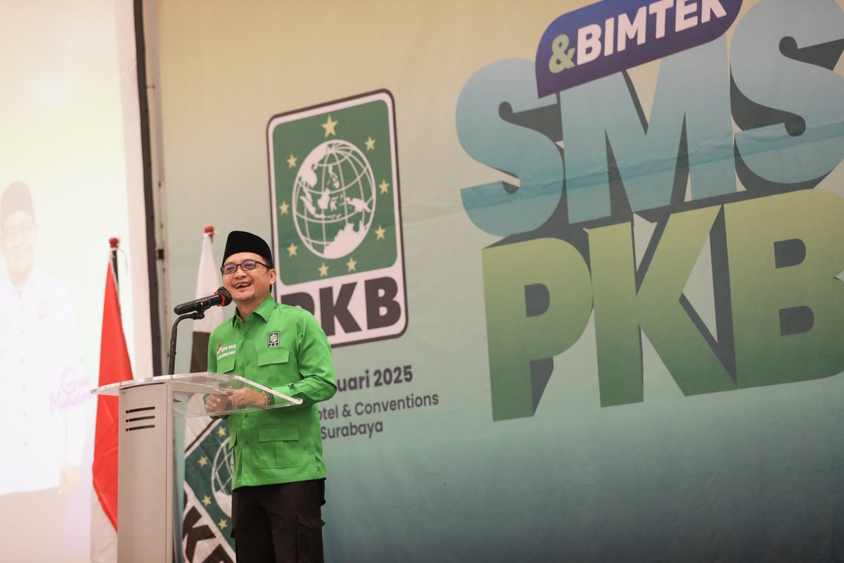 DPP_PKB's tweet photo. PKB Solid dan Siap Menang di 2029! 🇮🇩

Sekjen DPP PKB, @emhasanuddin, mengimbau seluruh kader untuk menjaga soliditas, memodernisasi partai, dan mempersiapkan diri sejak dini menghadapi Pemilu 2029.  

"Kalau ingin menang, PKB harus berubah. Kalau ingin jadi pemenang, PKB harus dimodernisasi. Kita siapkan semua sejak lima tahun sebelum Pemilu, agar siap tempur dan meraih kemenangan!” tegas Sekjen DPP PKB dalam Sosialisasi Hasil Muktamar PKB 2024, Kebijakan DPP PKB, dan Bimtek Sistem Manajemen-Monitoring Struktur (SMS) (18/01/2024).