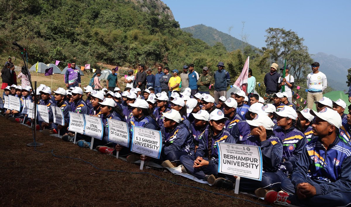 NssBureau's tweet photo. Scaling New Heights: NSS Volunteers Conquer Mahendragiri
@rashtrapatibhvn   @PMOIndia @YASMinistry @_NSSIndia @nssbbsr @BUniversiy @DHE_Odisha https://t.co/5emi7azwvx