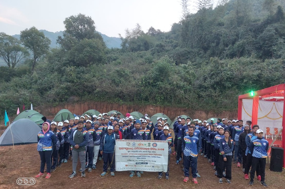 NssBureau's tweet photo. 120 NSS volunteers from 14 universities across Odisha successfully completed a six-day State-Level Adventure Camp at Mahendragiri Hill, scaling the 4,976 ft peak, the second-highest in Odisha. https://t.co/EzdaoERMNr