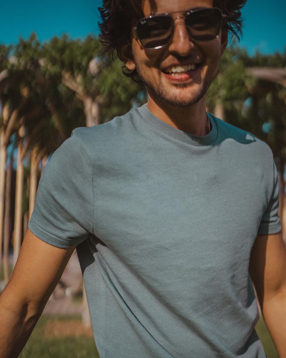 In a world full of boys be a Darshan Raval