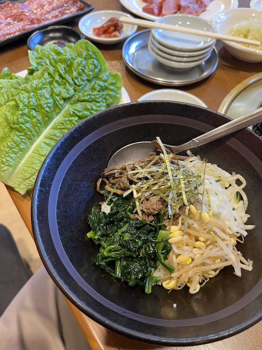 ビビンバを食べながらミーティング❣️