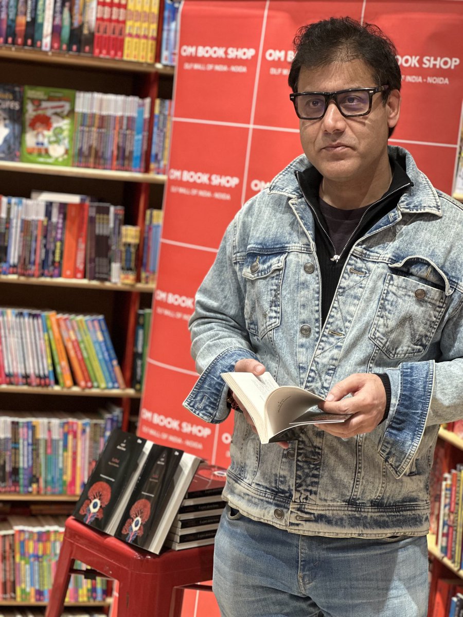 siddharthagigoo's tweet photo. Lal Ded ~ the naked poet ~ Arvind Gigoo ⁦@ombooksdelhi⁩ DLF Mall ⁦@film_worm⁩ https://t.co/DehKwGMjFE