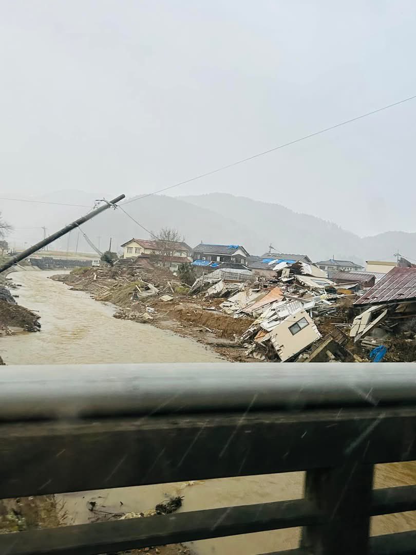 hmlsen's tweet photo. 能登半島地震から１年
そのまま放置されている家や
水道がまだ復旧していない
地域があります。
昨年のjflcc東京から始めた
ルアーのチャリティー販売
今回はラスタと
チュッターバクを
半額で販売します。
#jflcc
#奥能登元気プロジェクト
#スカルルアースマイル
#能登半島地震
#チャリティー販売 https://t.co/bRnFLLzyrD